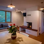 Apartma House On The Hill *