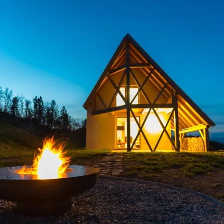 아파트 House On The Hill