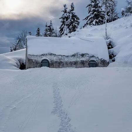 House On The Hill * Spodnja Idrija