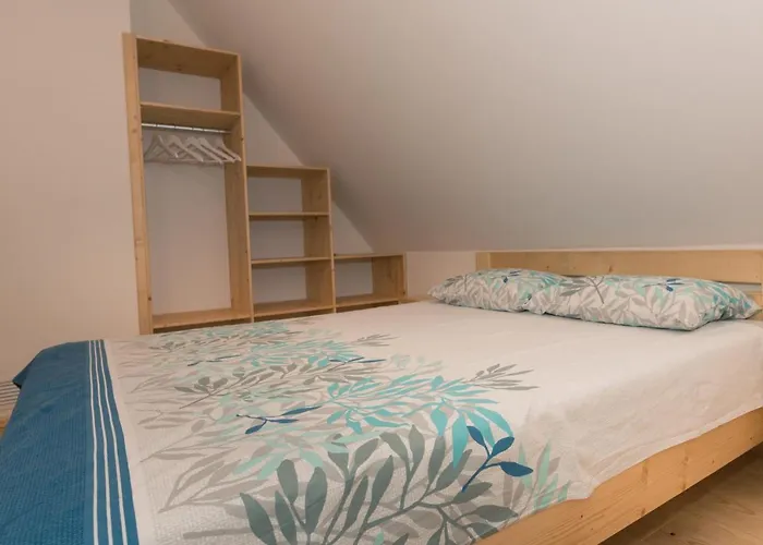 Apartma House On The Hill Spodnja Idrija